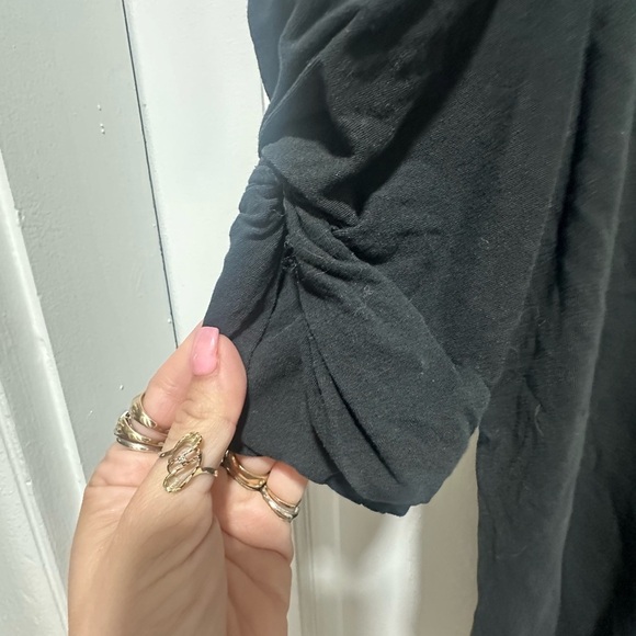 A.L.C. Black Puff Sleeve Karina Tee MSRP $135 size Medium EUC minimalist - Picture 3 of 5